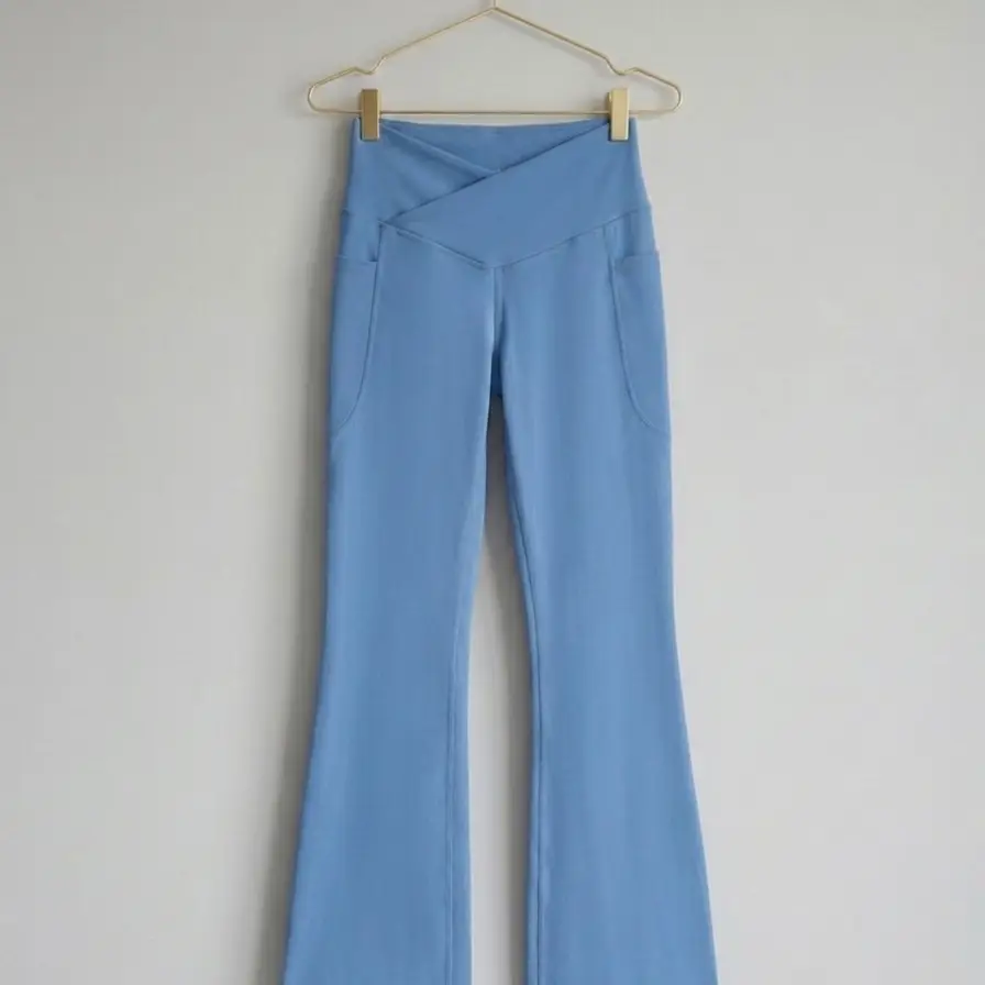Pantalón Deportivo Flare Azul (Tallas XS/S) • Con Bolsillos's photo #1