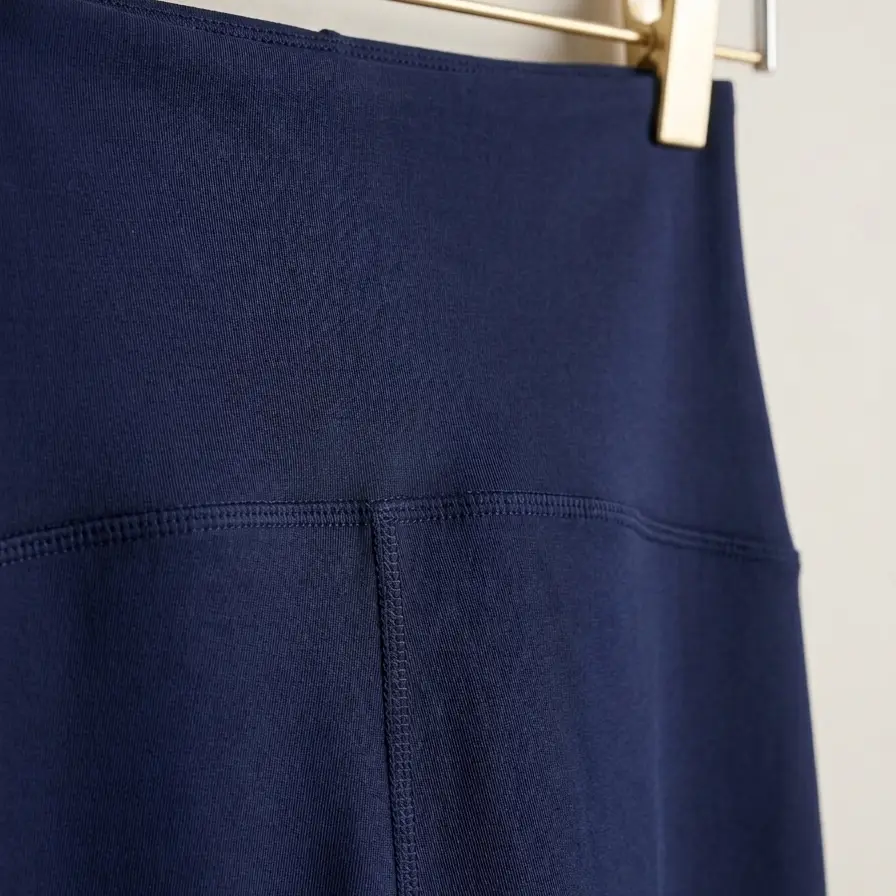 Pantalón Flare de Tiro Alto – Azul Navy (Talla M)'s photo #1